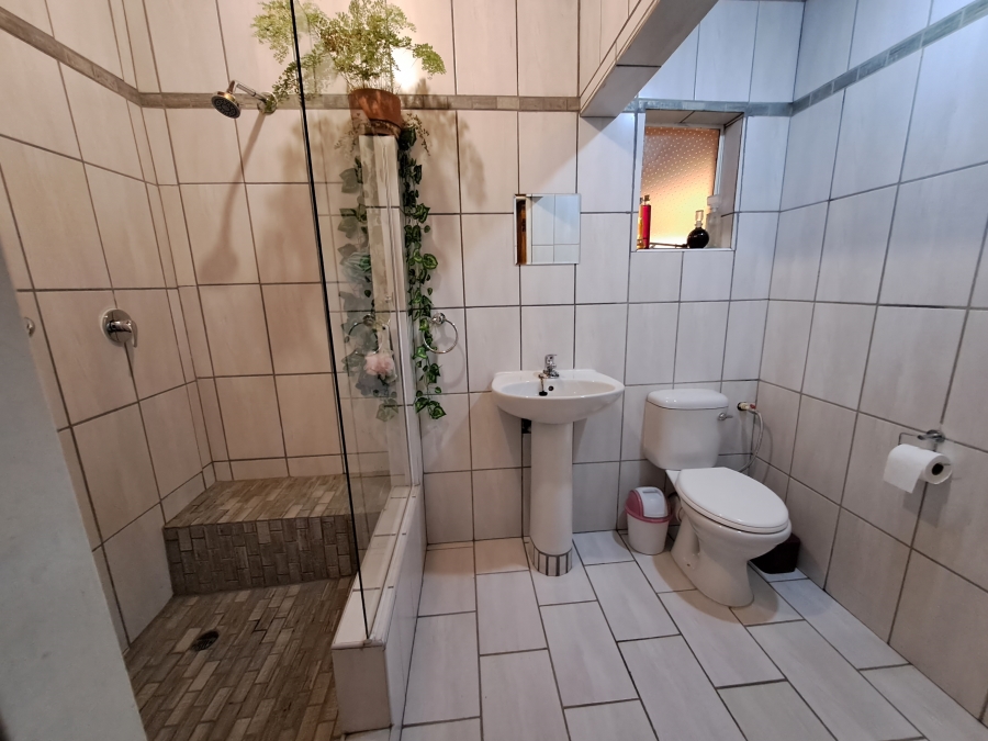 4 Bedroom Property for Sale in Deneysville Free State